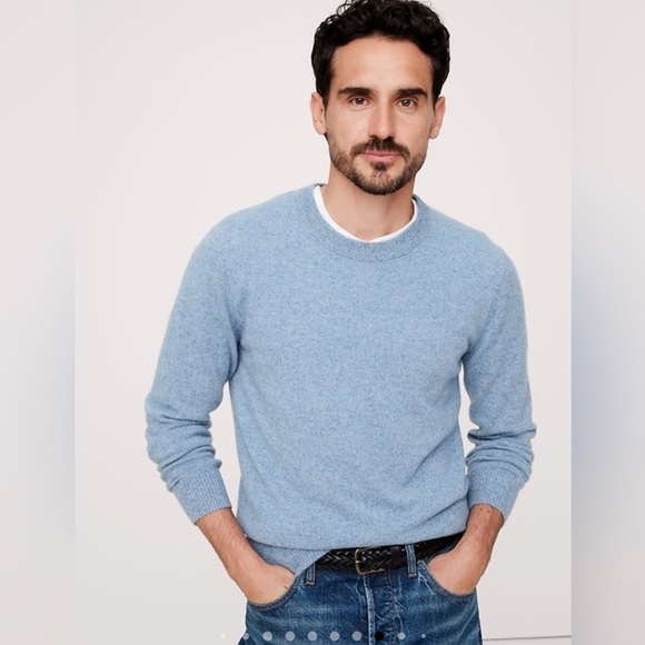 NWT Banana Republic Cashmere Crew Neck Vintage Blue Size Medium.